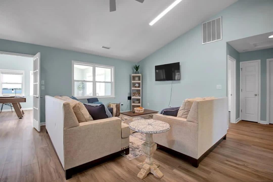 Surf City Serene Waterfront Vacation Home Eksteriør billede