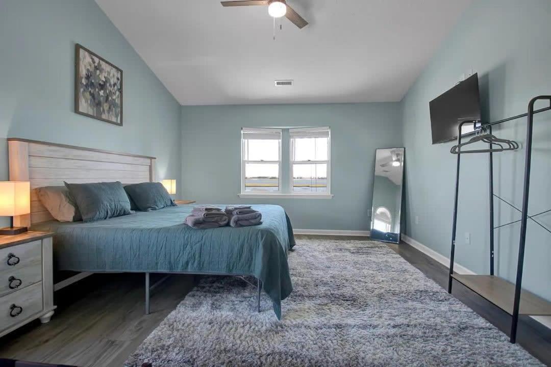 Surf City Serene Waterfront Vacation Home Eksteriør billede