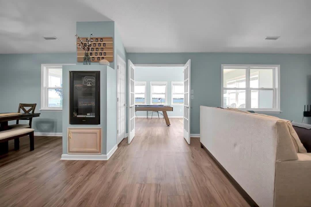 Surf City Serene Waterfront Vacation Home Eksteriør billede