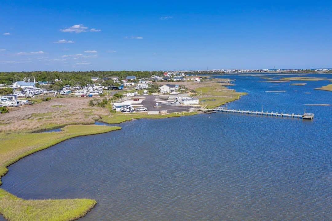 Surf City Serene Waterfront Vacation Home Eksteriør billede